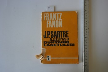 J.P. Sartre A. Uzunisa Dünyanın Lanetlileri – Frantz Fanon /  İzlem, 86 s.