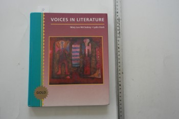 Voices In Literature – Mary Lou McCloskey, Lydia Stack  - Heinle&Heinle- 256s. (Ciltli)